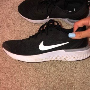 BLACK NIKE ODYSSEY REACT RUNNING SNEAKERS!!